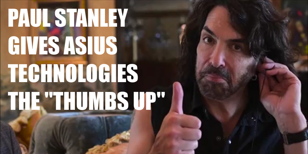 Paul Stanley Gives Asius the "Thumbs Up"